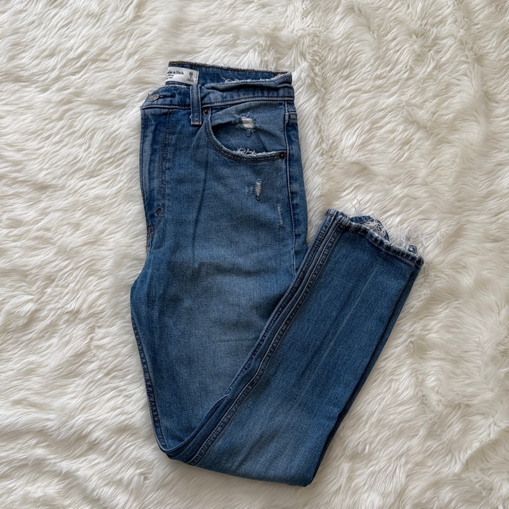 Abercrombie & Fitch Skinny High Rise Distressed Jeans Size 2 Short / 26